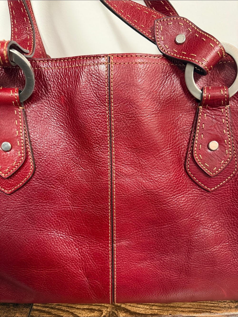 Fossil- Women's Red Leather Shoulder Tote Bag - Picture 7 of 12